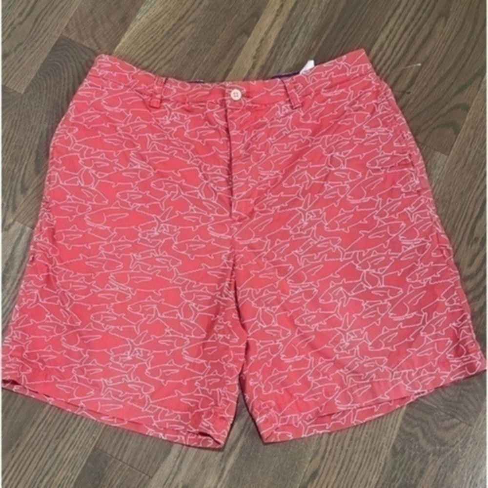 Vineyard Vines Men's Breaker Shorts Salmon and White Shark Fish Outline sz32 E